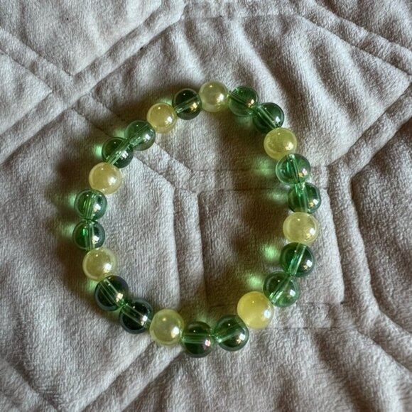 Handmade Vibrant Green & Yellow Beaded Bracelet, Size 7” - Picture 1 of 3